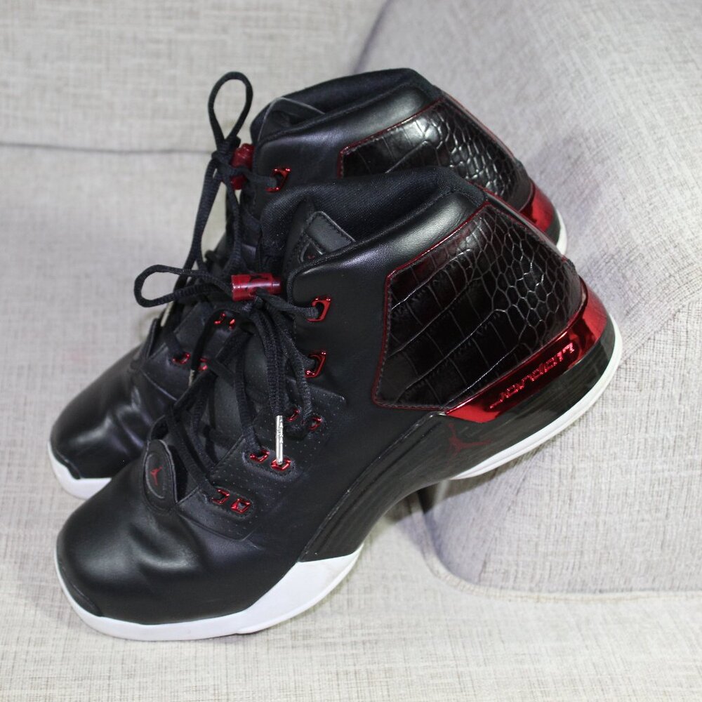 Men's Air Jordan 17 Size 11.5 Retro Chicago Bulls 832816 - 001